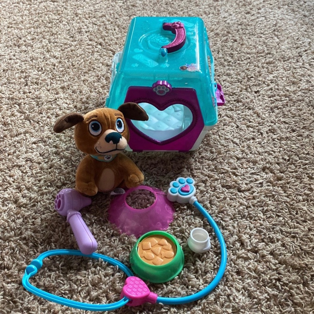Doc McStuffins Disney Pet Vet On The Go Pet Carrier
